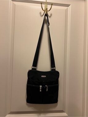 Baggallini Black Nylon Crossbody Messenger Bag